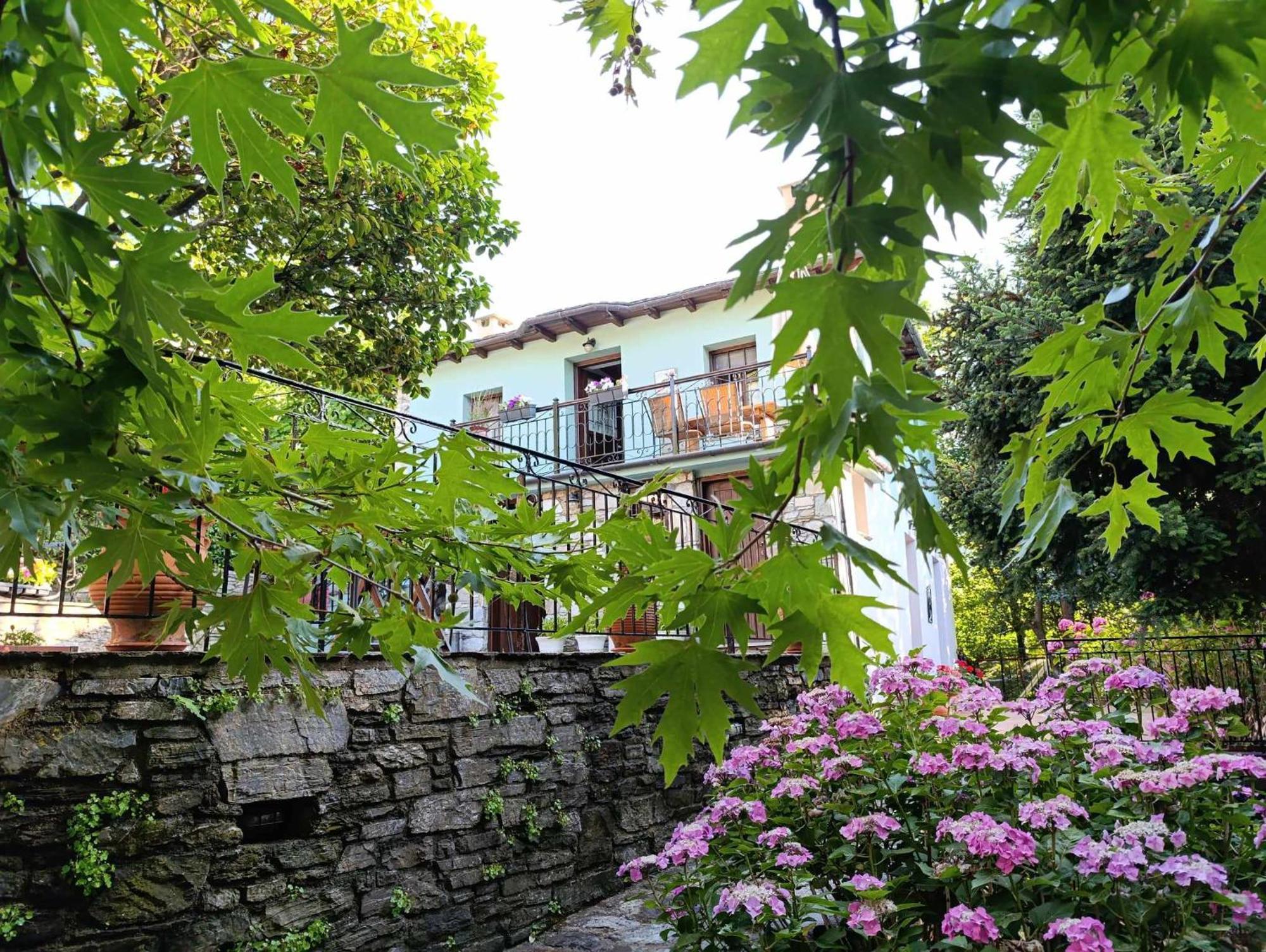 Μountain Whispers Apartment Mouresi Ngoại thất bức ảnh