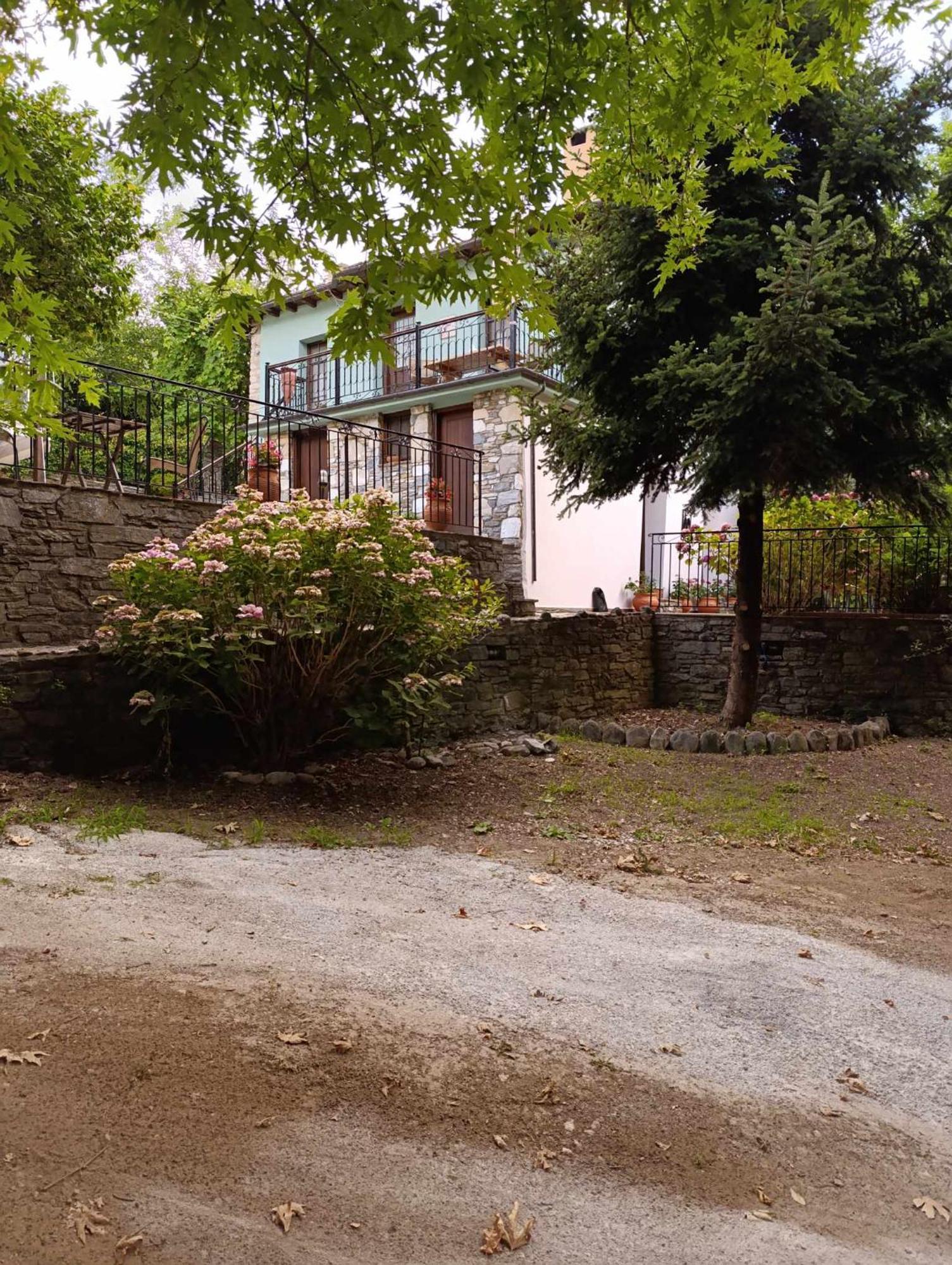 Μountain Whispers Apartment Mouresi Ngoại thất bức ảnh